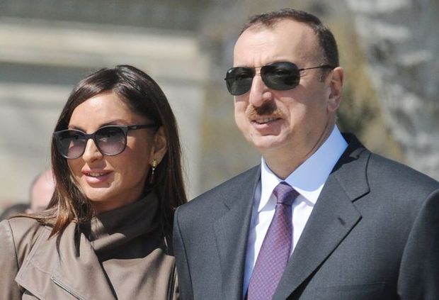 İlham Əliyev və Mehriban Əliyeva Toğanalı-Kəlbəcər-İstisu avtomobil yolunda görülən işlərlə tanış olublar