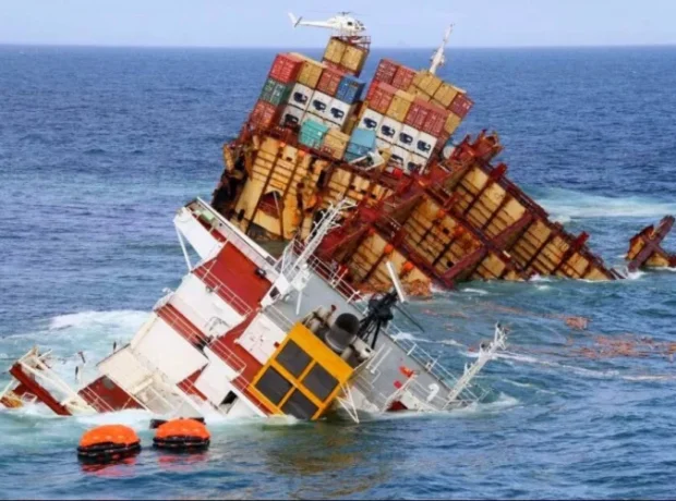 İran gəmisi Mahaçqala sahillərində qəzaya uğrayıb