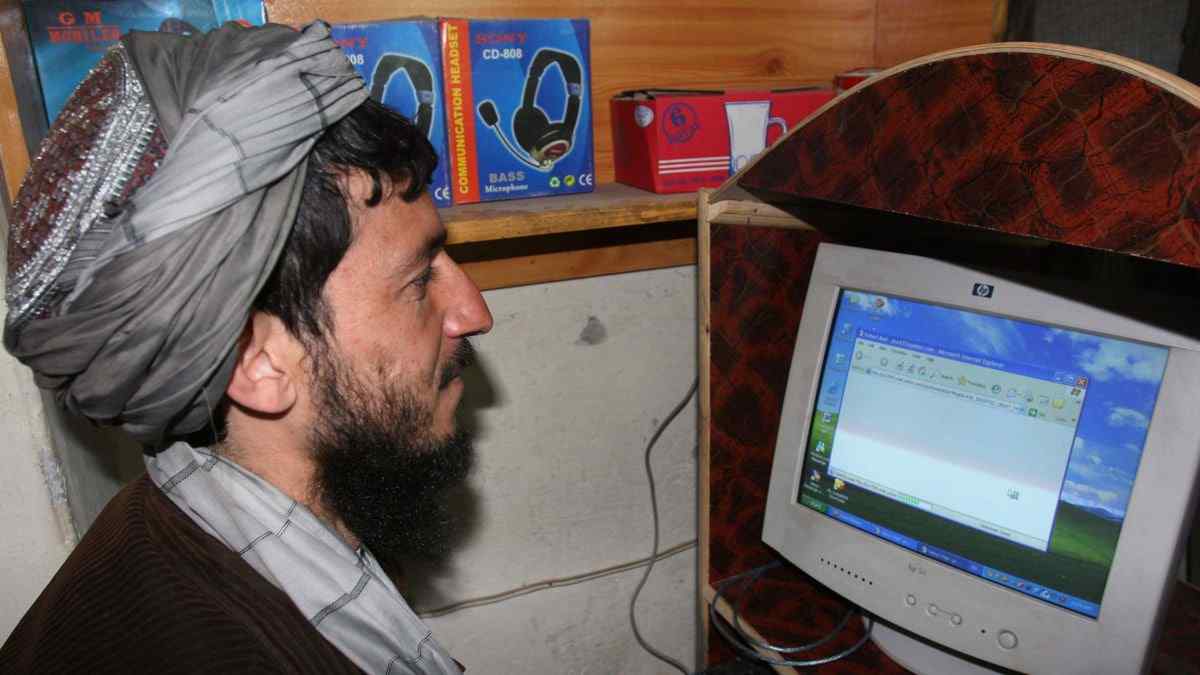 Əfqanıstanda internet qadağan edildi