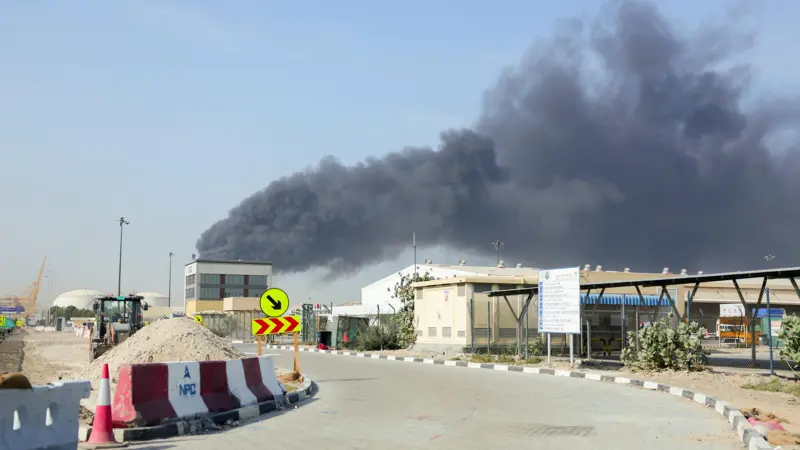 İran İsrailin mərkəzinə raket zərbəsi endirib