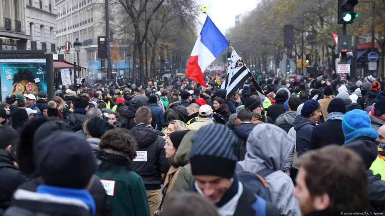 Fransa böyük etiraz və mitinqlərə hazırlaşır