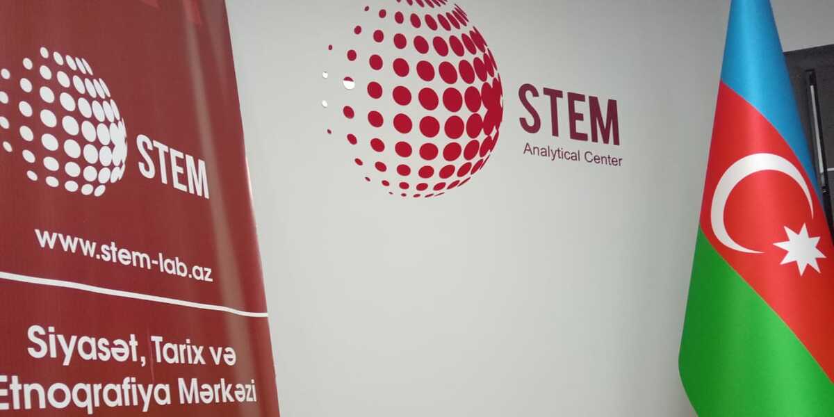 STEM mərkəzi dəyirmi masa keçirir
