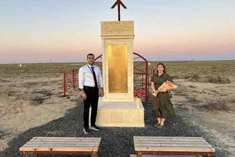 ABŞ səfirliyinin müşaviri AZAL təyyarəsinin qəzaya uğradığı yeri ziyarət edib