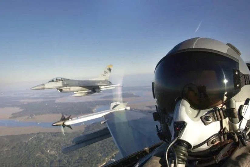 ABŞ və Niderlandın veteran "F-16" pilotları Ukrayna səmasını müdafiə edir