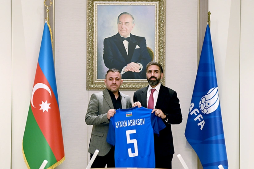 Ayxan Abbasov Azərbaycan millisinin baş məşqçisi təyin olunub