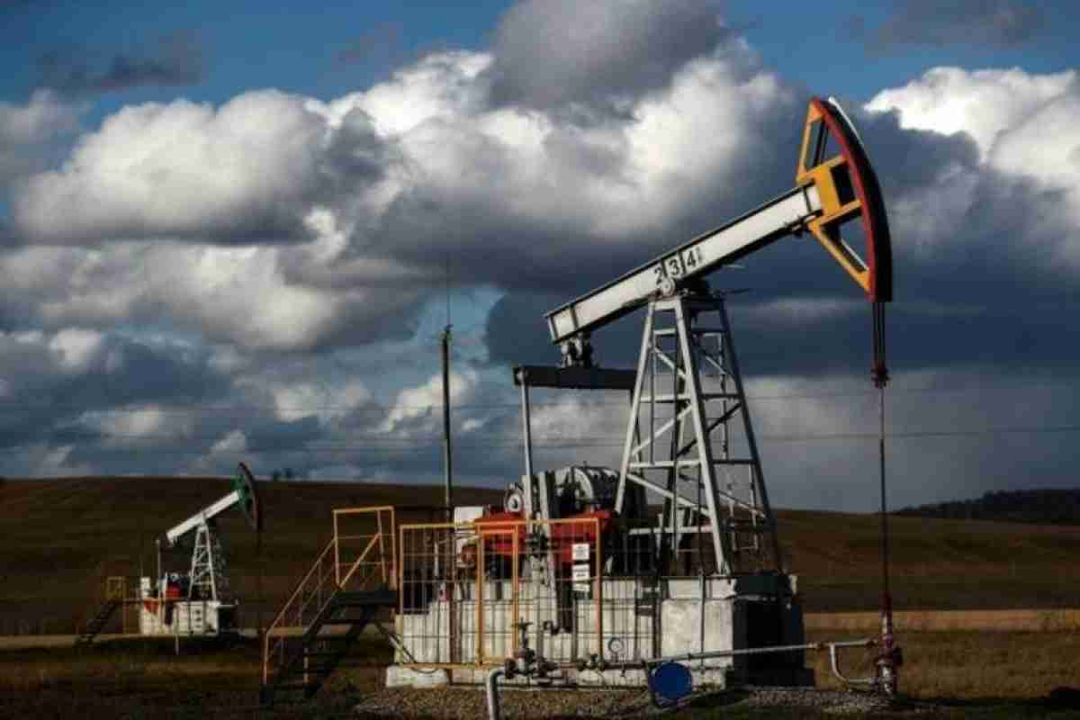 Azərbaycan nefti ucuzlaşıb