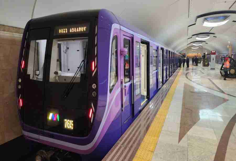 Bakı metrosu tədris ilinin ilk günündə 1 mln yaxın sərnişin daşıyıb