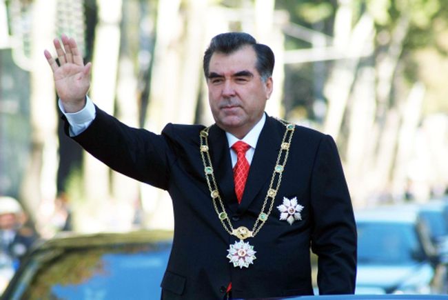 Tacikistan prezidenti İƏT sammiti üçün Azərbaycana yola düşüb
