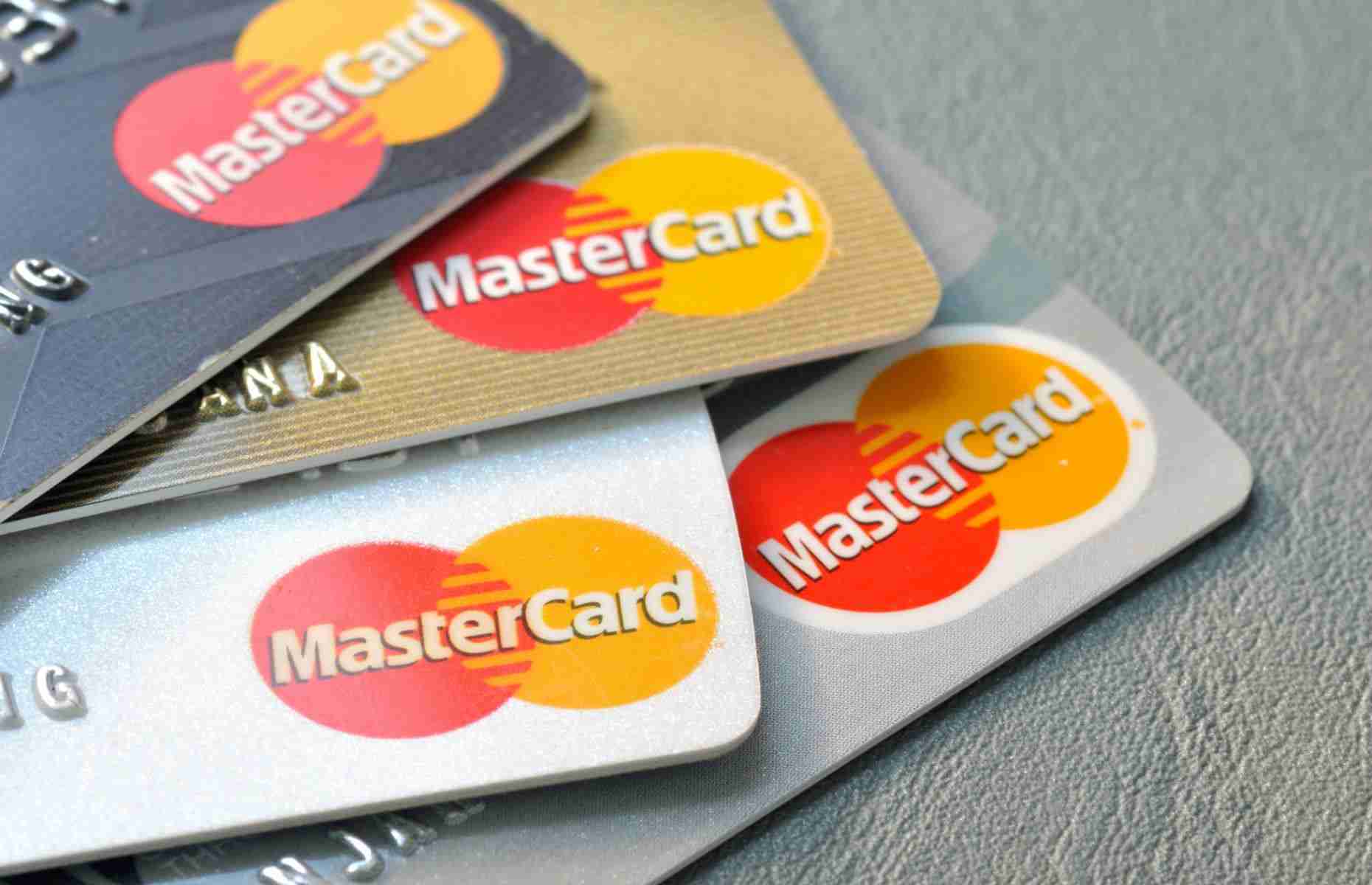 Azərbaycanda “MasterCard” kartları ilə əməliyyatlar artıb