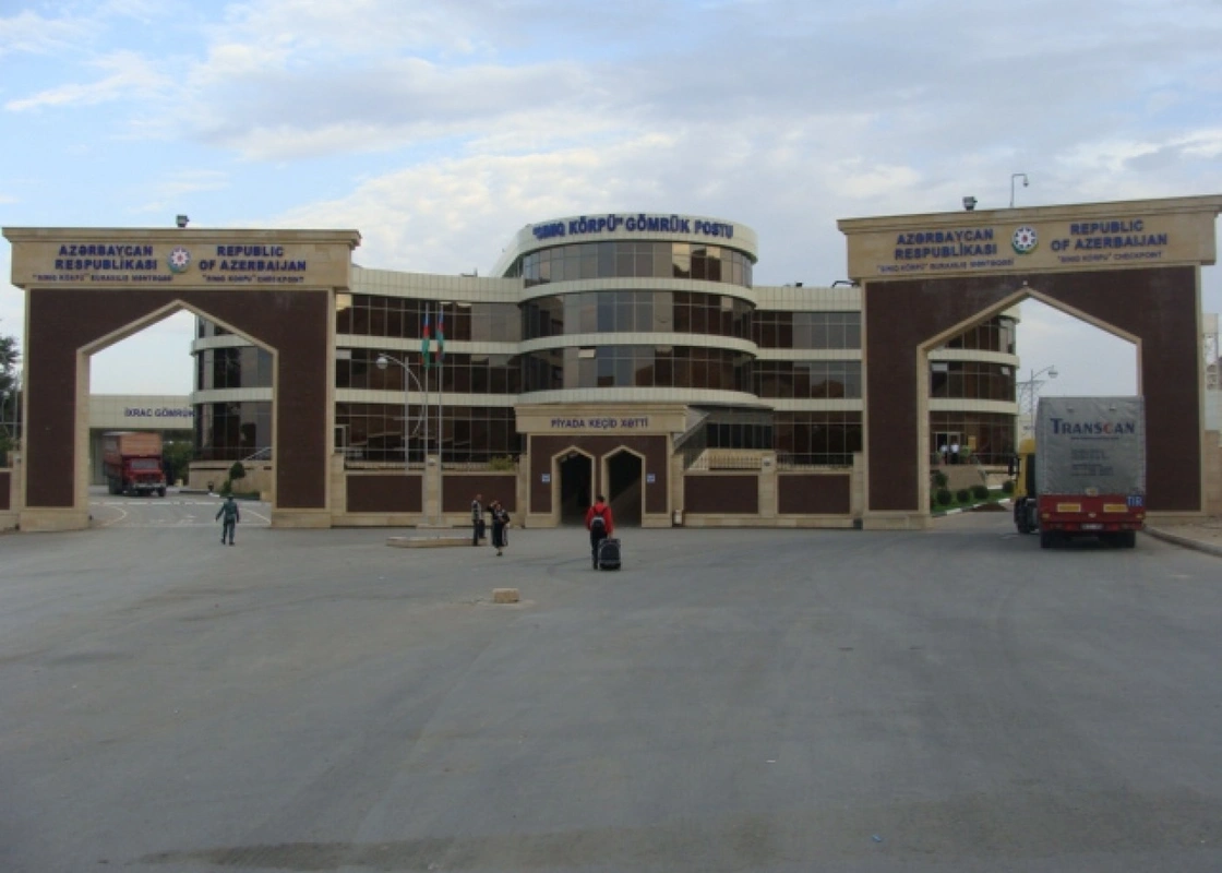 “Qırmızı Körpü” gömrük postunda 200 avtomobil gözləyir