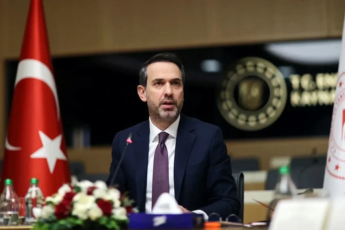 Alparslan Bayraktar Bakıya gəlir