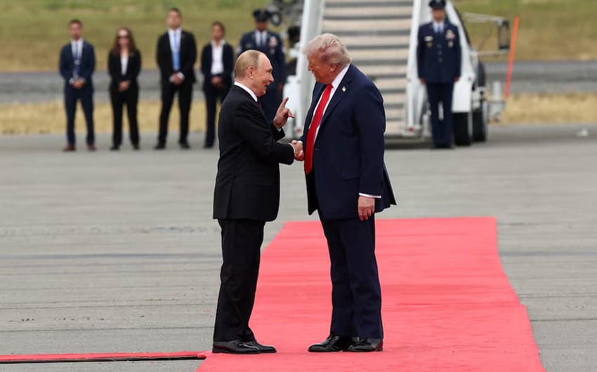 Putin və Tramp sammitdən əvvəl Ankoricdə görüşüblər
