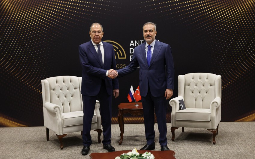 Fidan və Lavrov Rusiya-Ukrayna müharibəsində atəşkəsə nail olmaq səylərini müzakirə ediblər