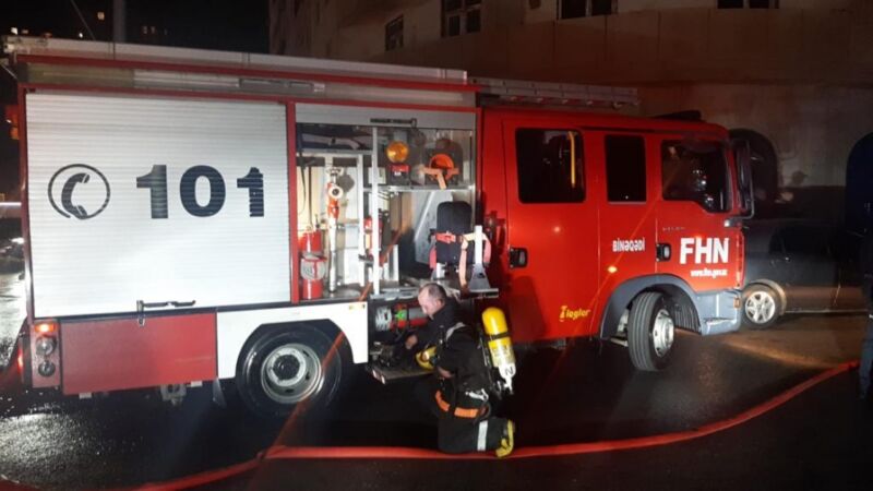 Nərimanov rayonunda çoxmərtəbəli yaşayış binasında yanğın olub