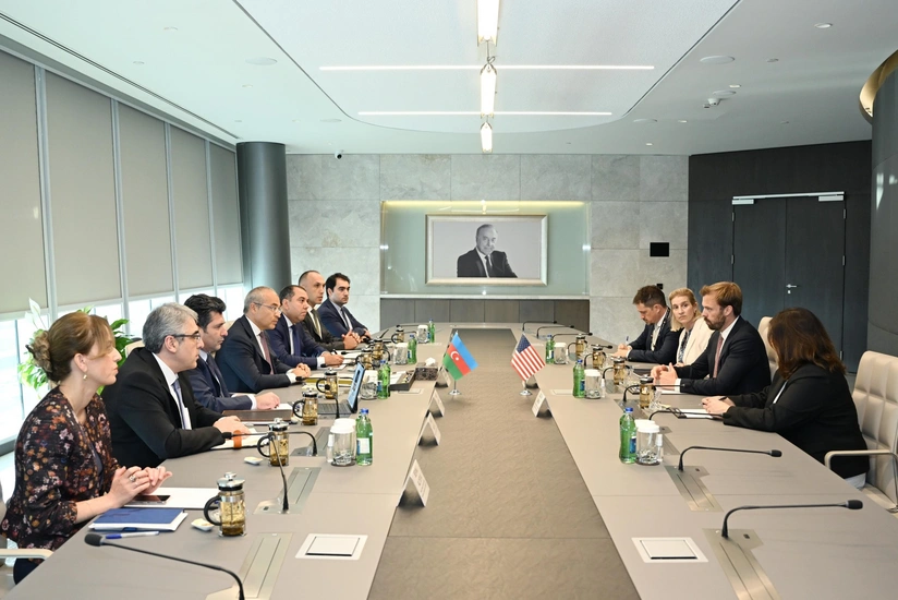 İqtisadiyyat naziri ABŞ dövlət departamentinin baş rəsmisi ilə əməkdaşlıq müzakirələri aparıb
