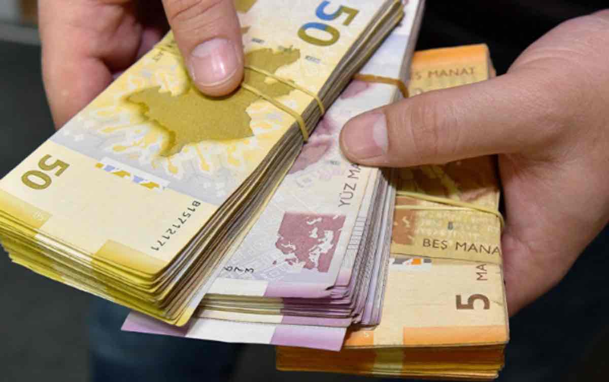 Azərbaycanda nə qədər pul dövriyyədədir?