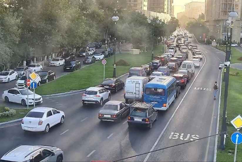 Bakının bir sıra yollarında nəqliyyatın sıxlığı yaranıb