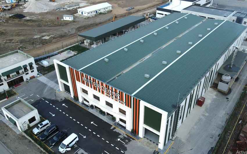 Ağdam Sənaye Parkında istehsal olunan divar kağızlarının Özbəkistana ixracına başlanılıb