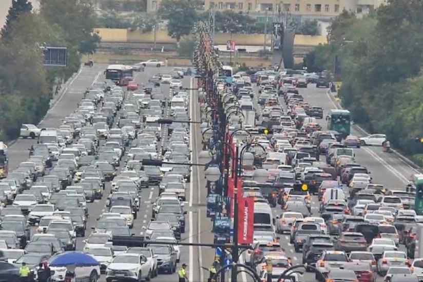 Bakıda 14 istiqamətdə tıxac var