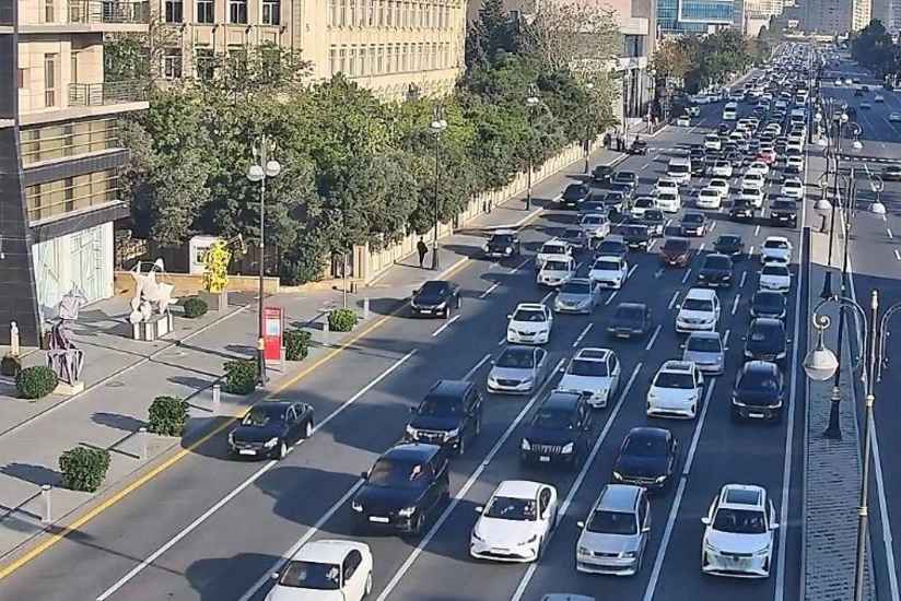 Bakının yollarında tıxac var