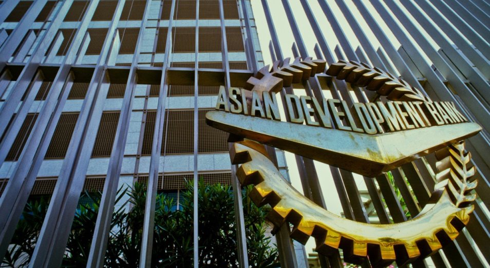 Azərbaycanın bank sektorunun inkişafı AİB-in diqqətini cəlb edib