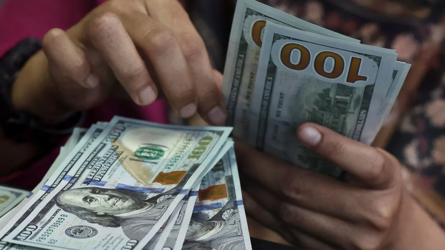 Mərkəzi Bank dolların 23 aprel üçün rəsmi məzənnəsini açıqladı