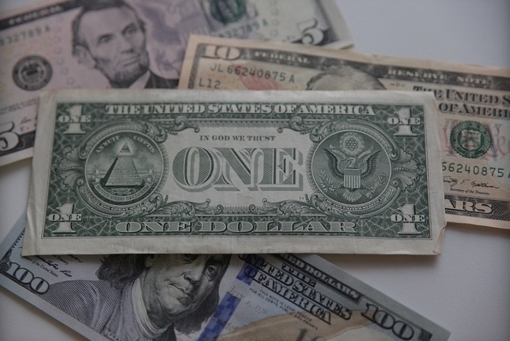 Mərkəzi Bank dolların 22 aprel üçün rəsmi məzənnəsini açıqladı