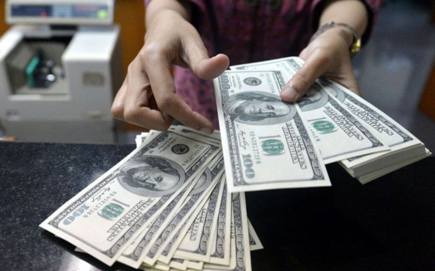 Unicapital-da dollara illik 8% qazanc təklif olunur